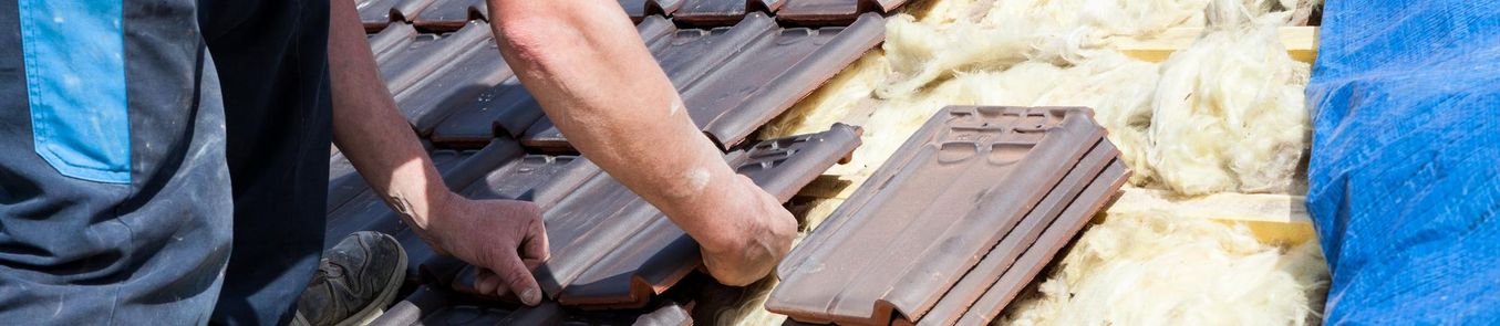 Cserepeslemez tetőfelújítás családi házon gyors és hatékony munkával